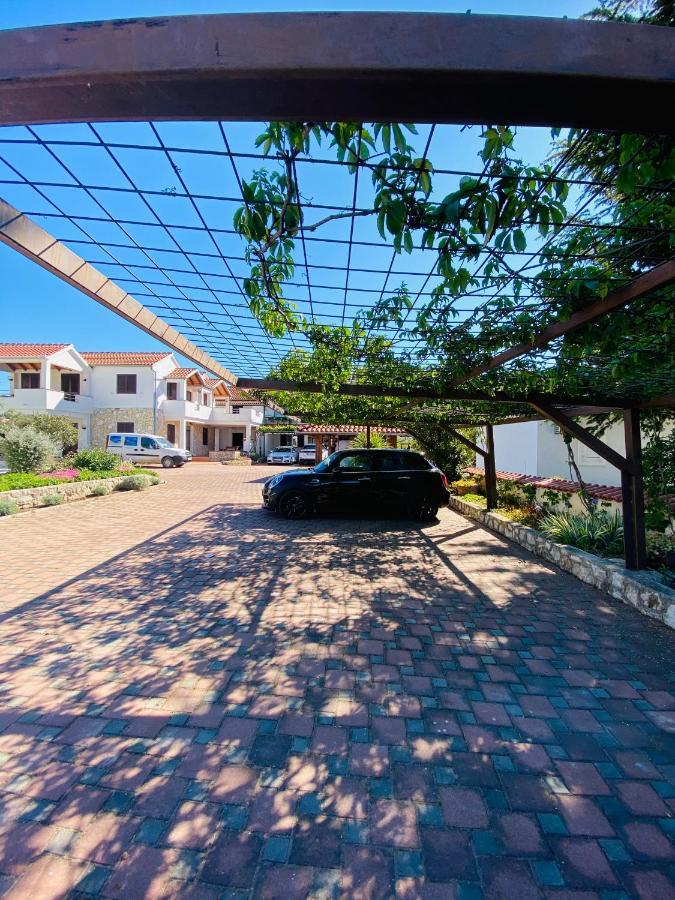 Apartmani Svemir Drage Exterior photo