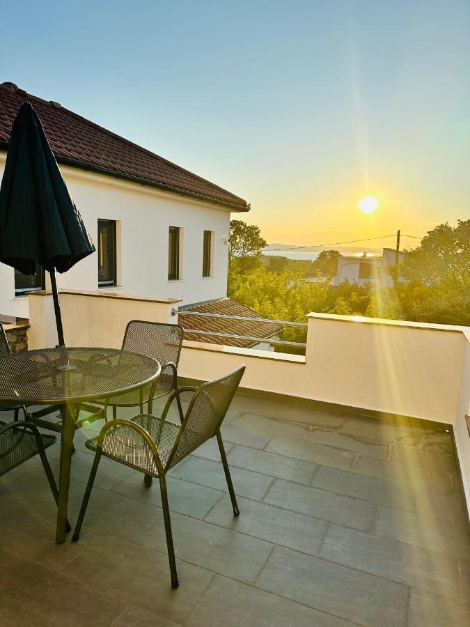 Apartmani Svemir Drage Exterior photo