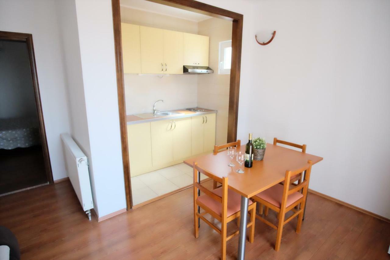 Apartmani Svemir Drage Exterior photo