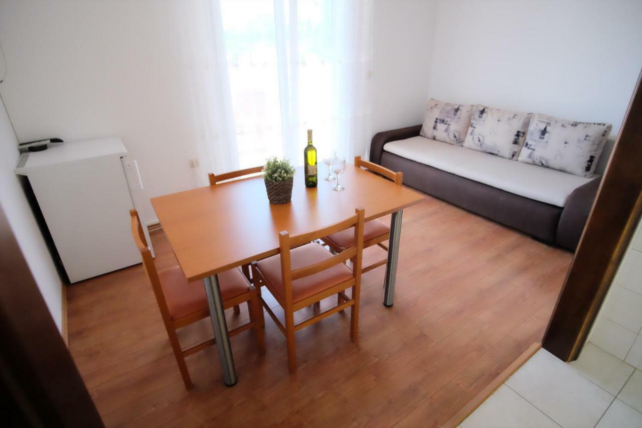 Apartmani Svemir Drage Exterior photo
